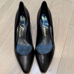 Delman Black Leather Kitten Heels 8B